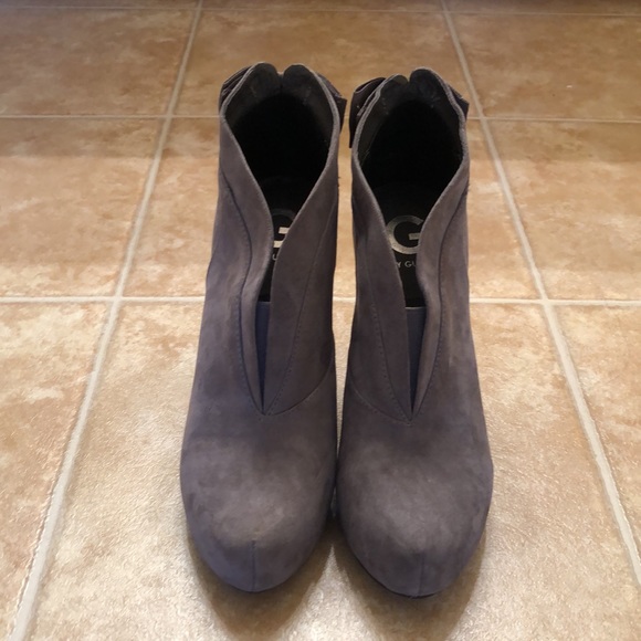 Guess Bow Back Booties - Picture 2 of 8